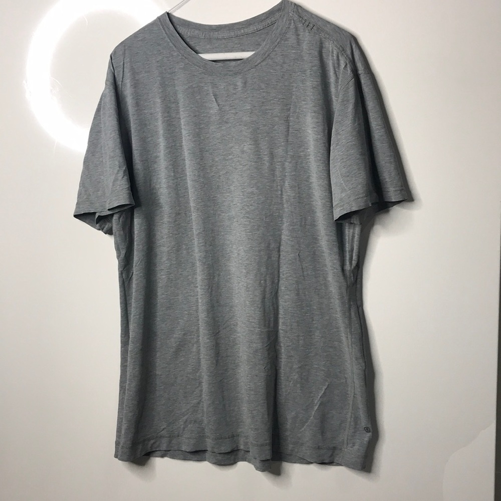 Lululemon Men’s Gray T-Shirt